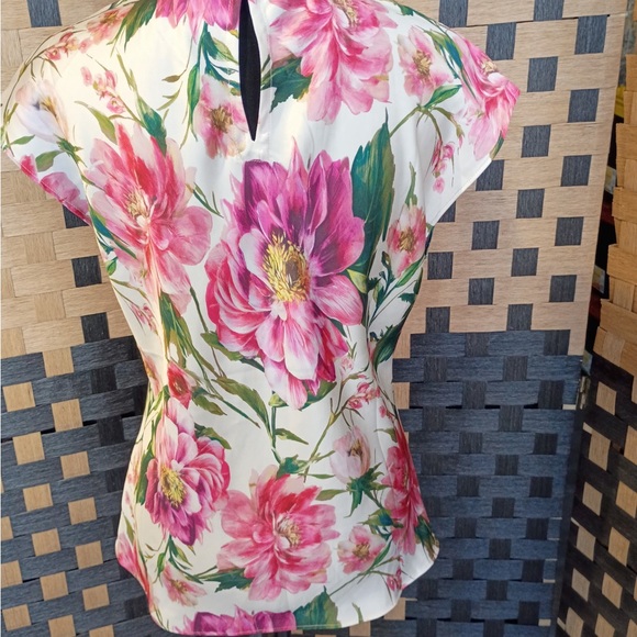 designer blouse by Carmen Marc Valvo Carmen Marc Valvo in size Medium. - Picture 5 of 6